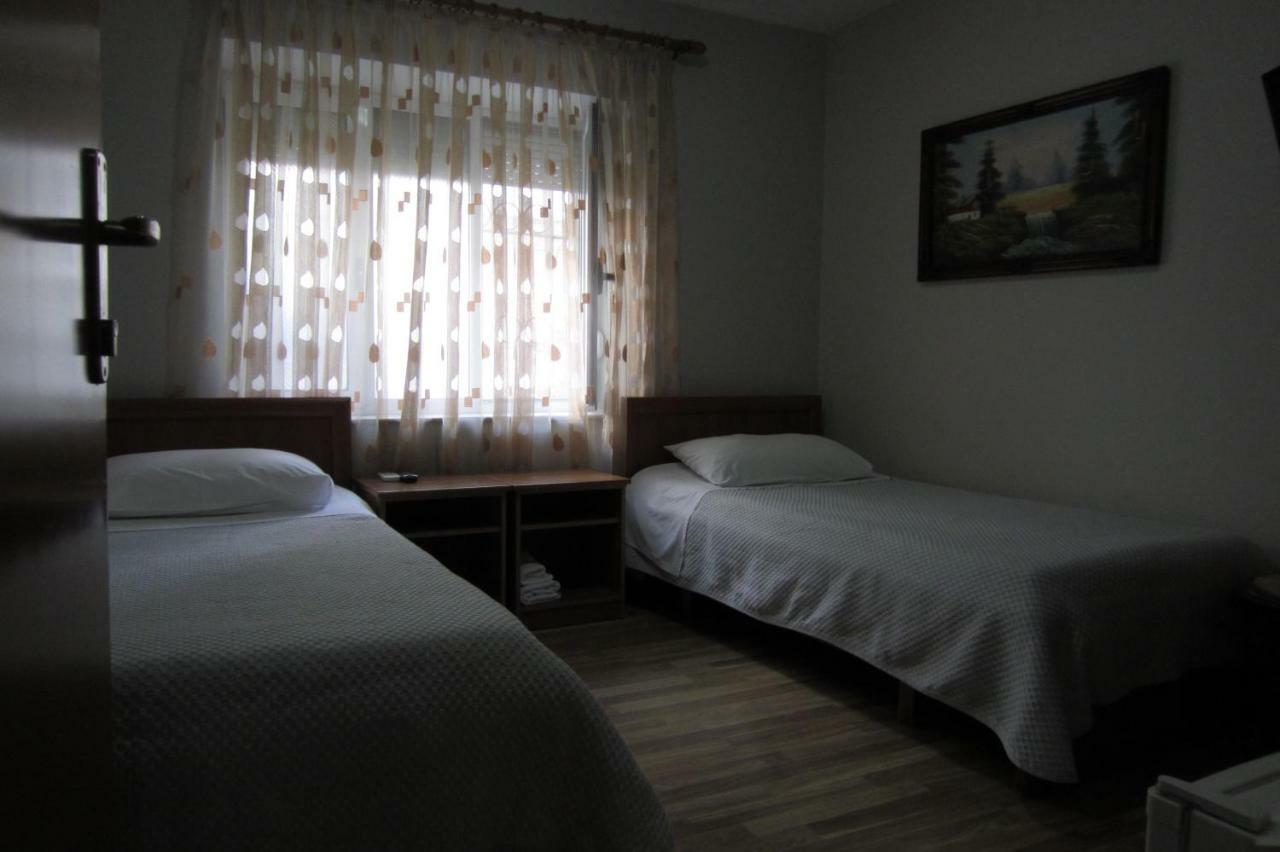 Salku Serviced Rooms Tirana Zewnętrze zdjęcie